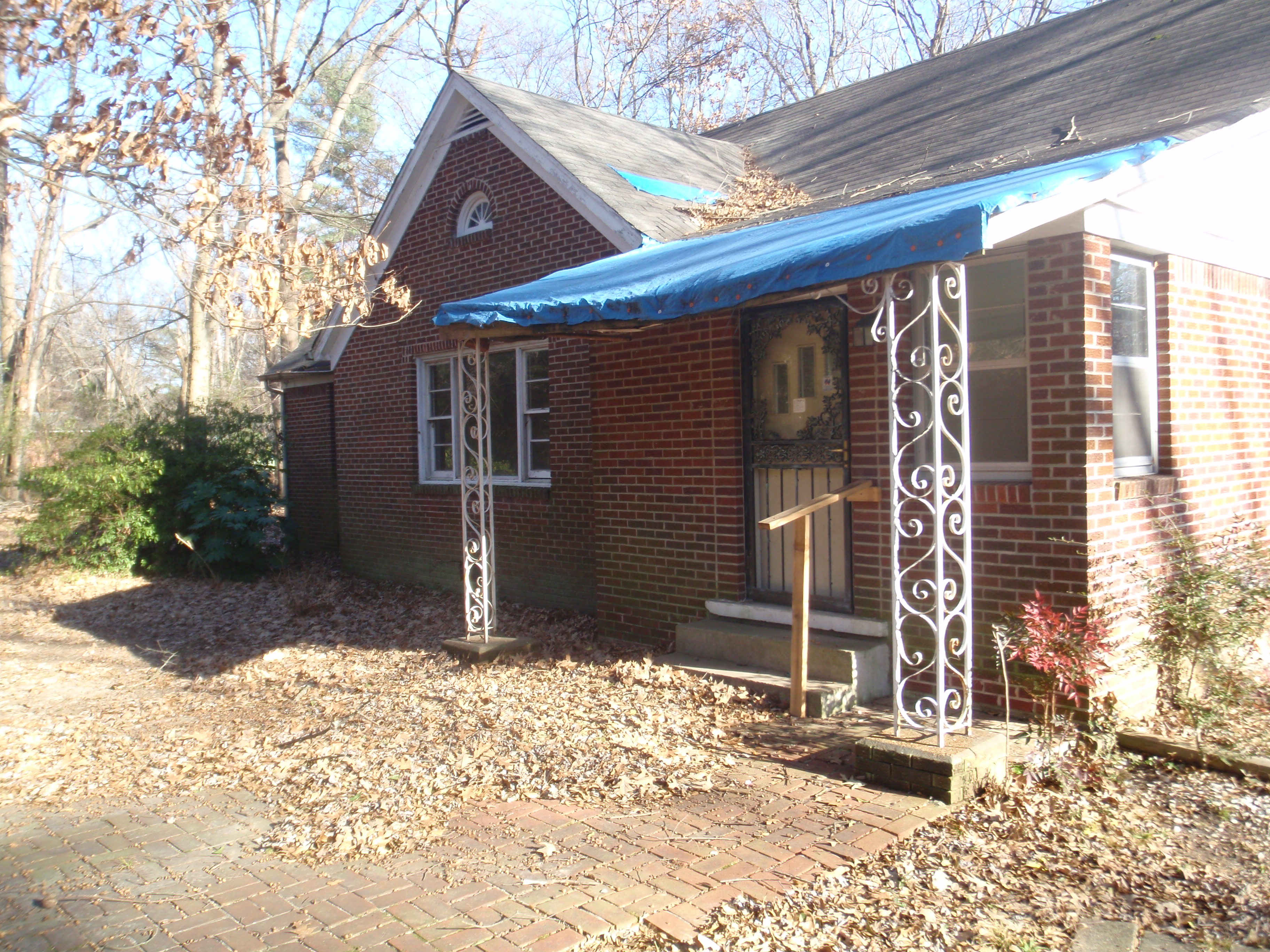 Massive 4 Bedroom 2 Bath Home in Scenic Hills!!!  An Unbelievable Find!!!