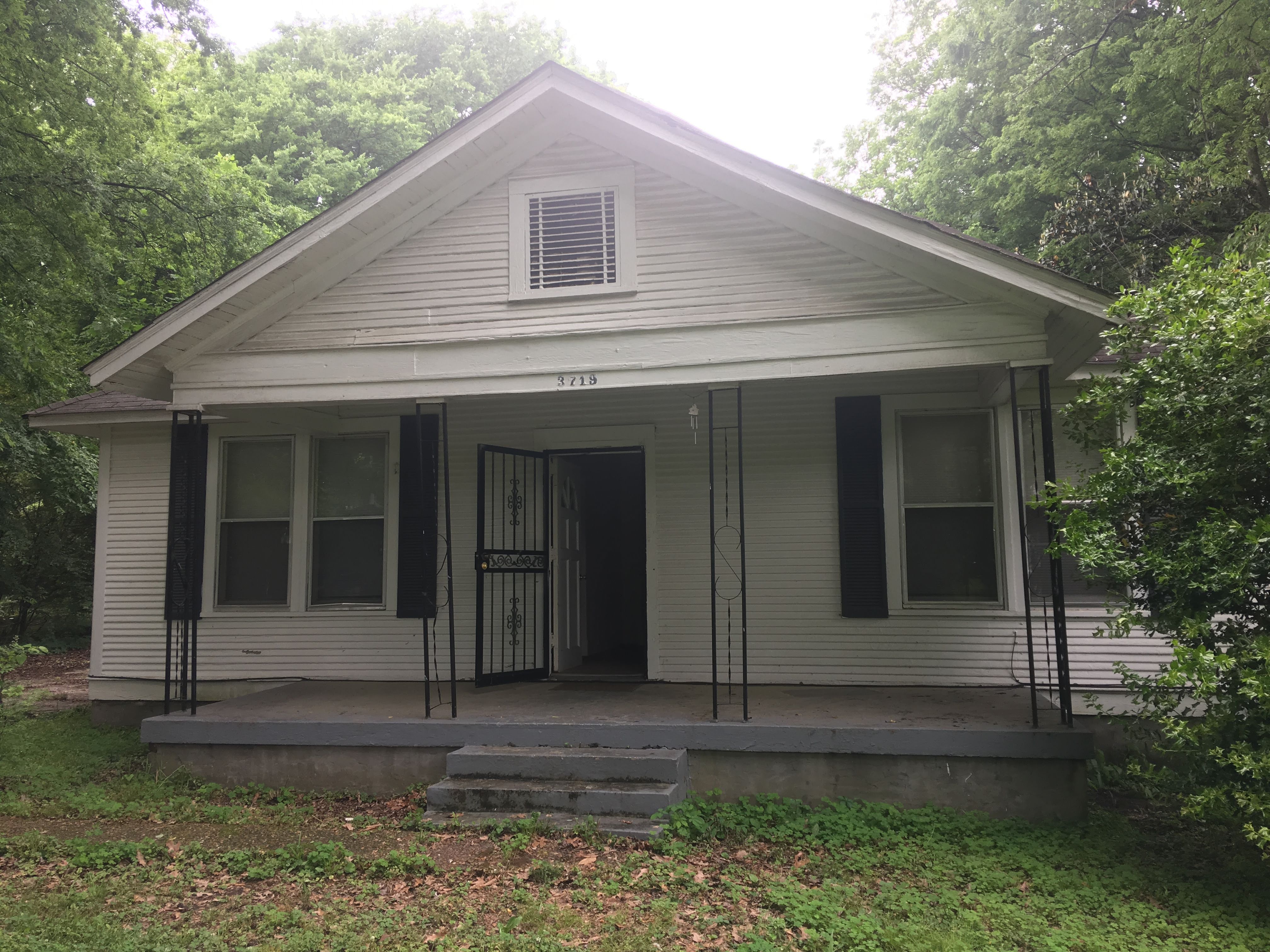 Gorgeous Whitehaven Home!  In Graves Road Subdivision!