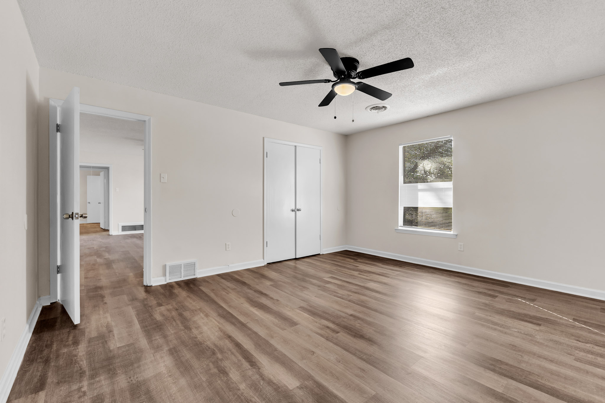Brick 3 bed 2 Bath in Skyline!!!