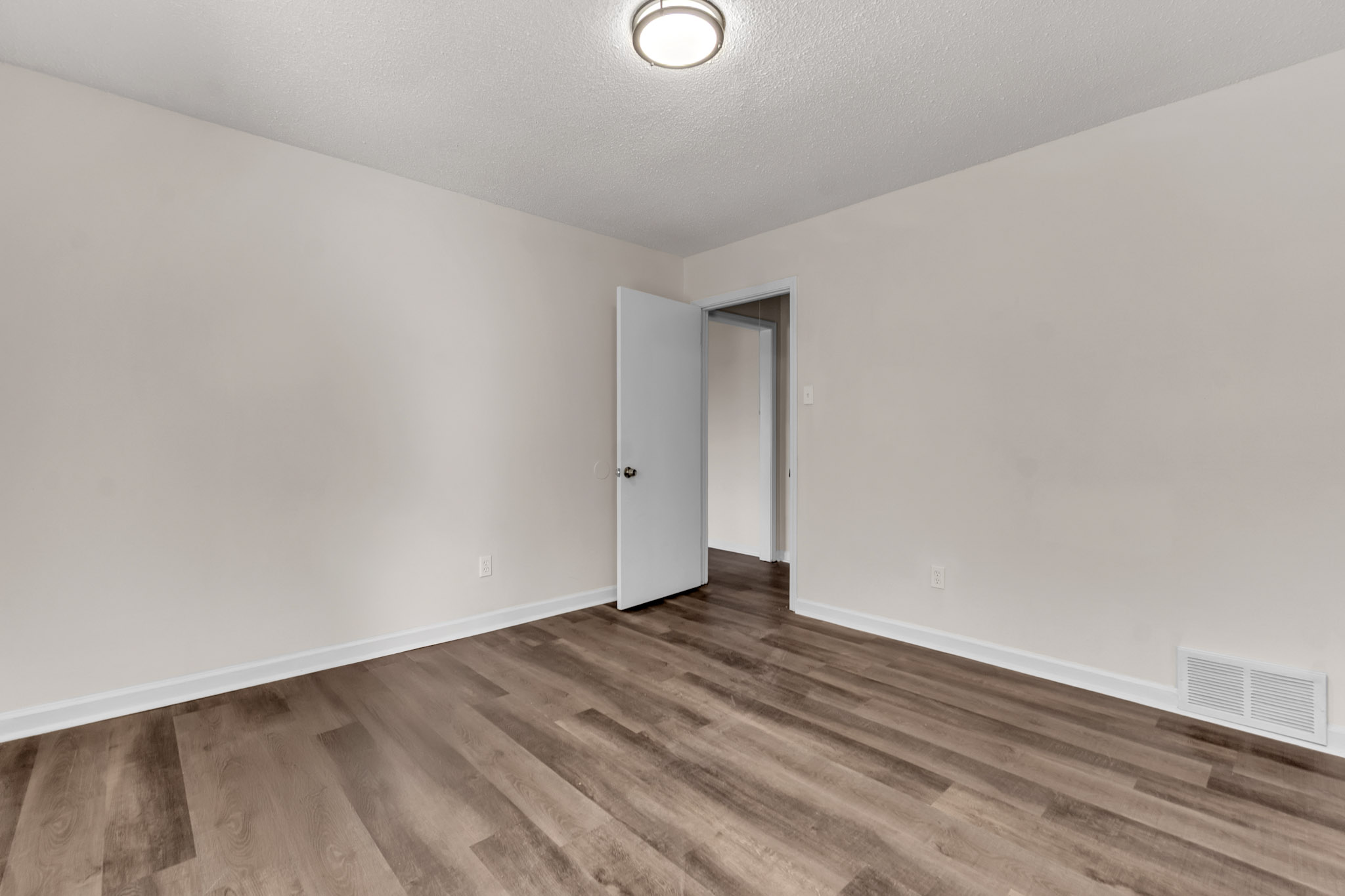 Brick 3 bed 2 Bath in Skyline!!!