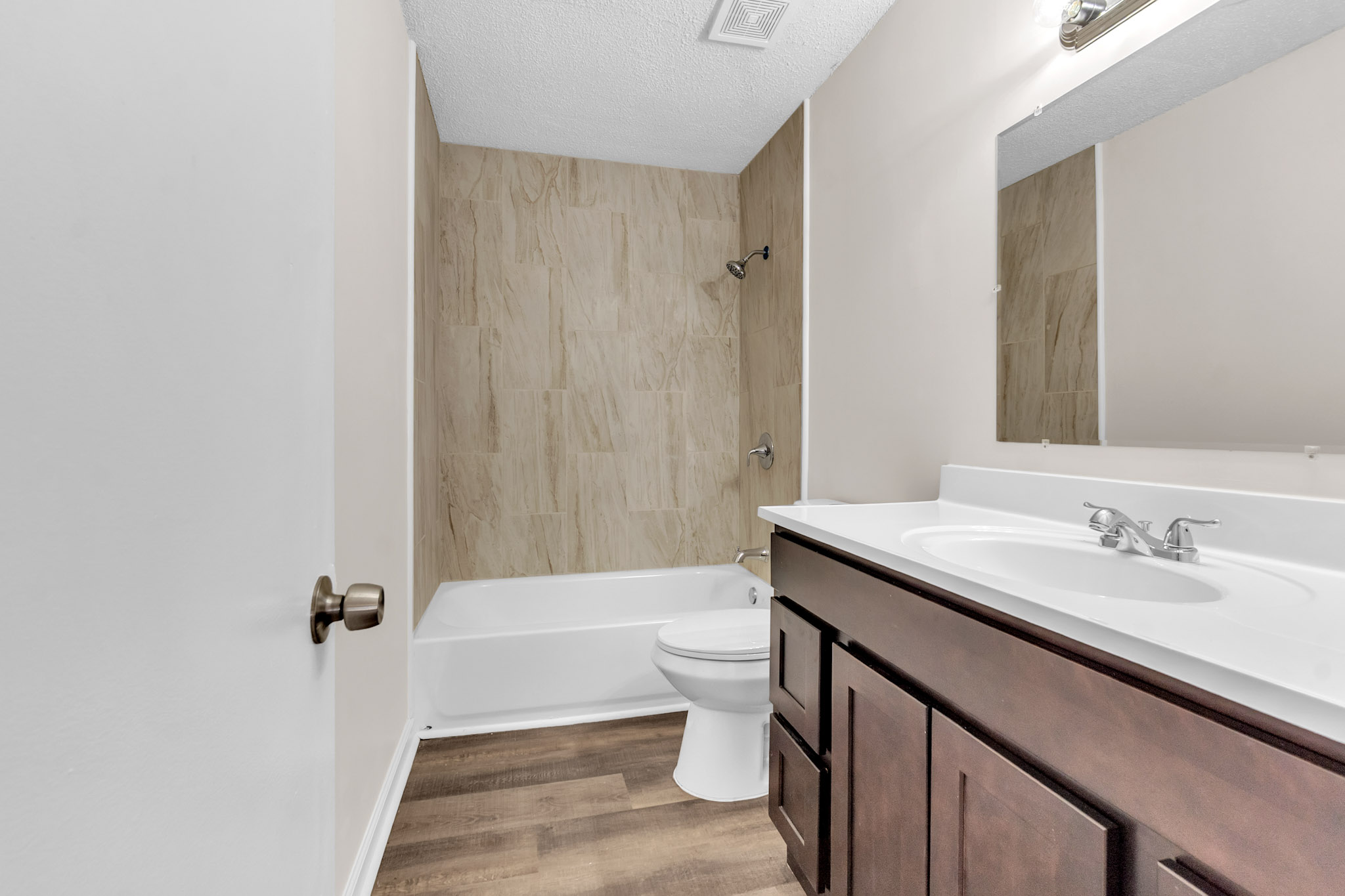 Brick 3 bed 2 Bath in Skyline!!!