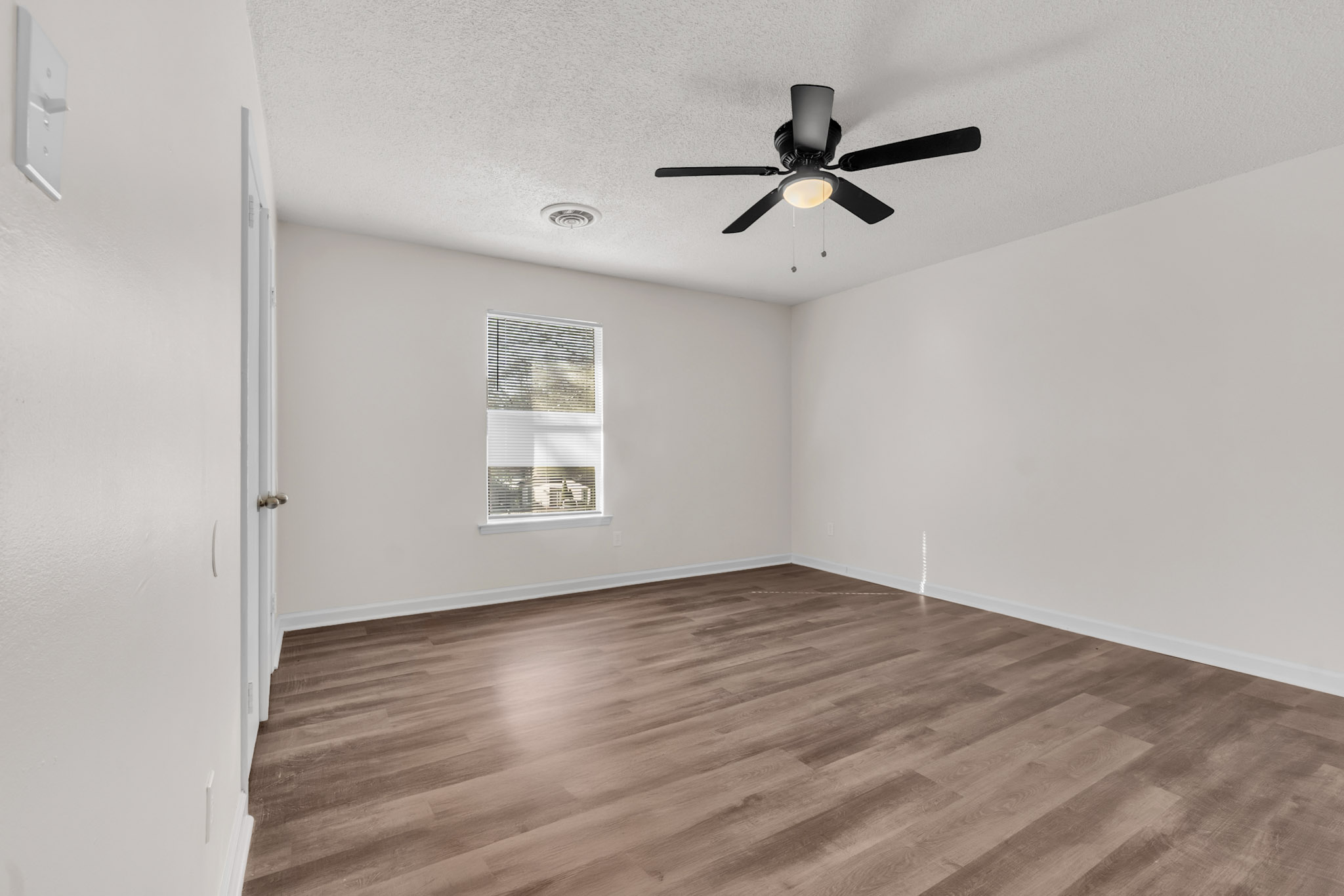 Brick 3 bed 2 Bath in Skyline!!!