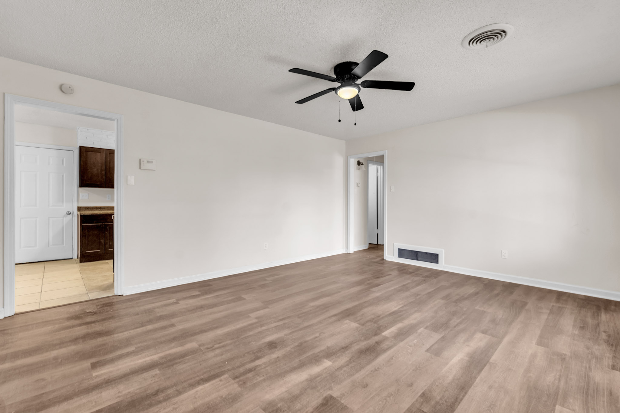 Brick 3 bed 2 Bath in Skyline!!!