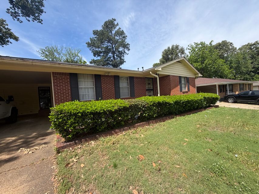 Excellent Home on Bishop’s Bridge!