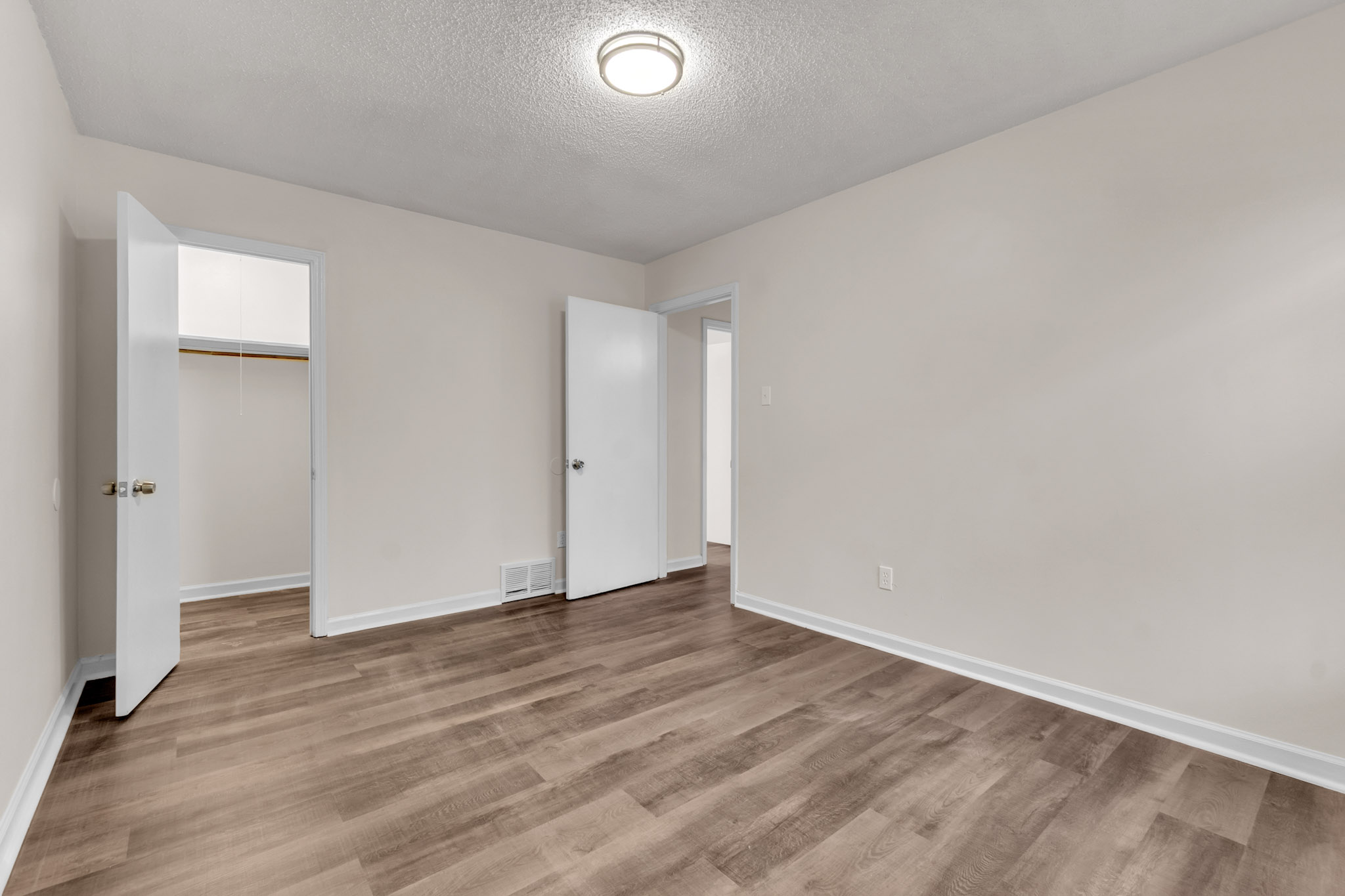 Brick 3 bed 2 Bath in Skyline!!!
