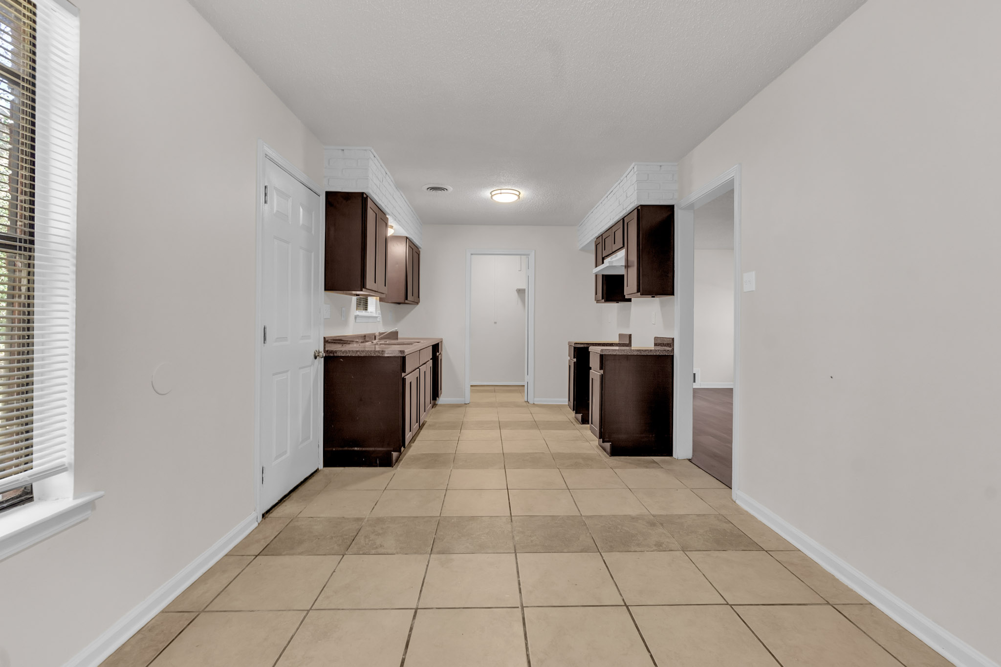 Brick 3 bed 2 Bath in Skyline!!!