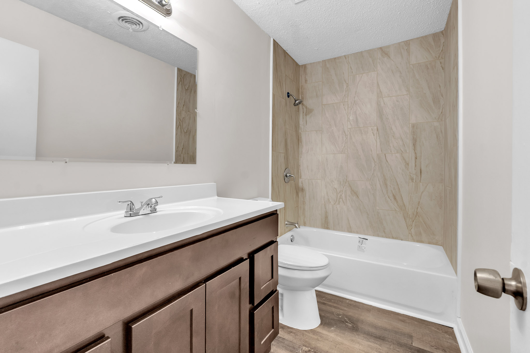 Brick 3 bed 2 Bath in Skyline!!!