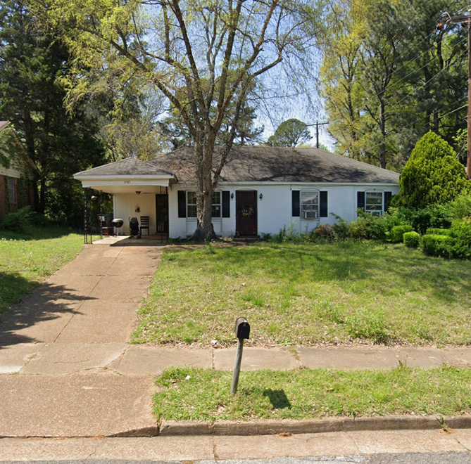Gorgeous Parkway Village Home Across From School!!!