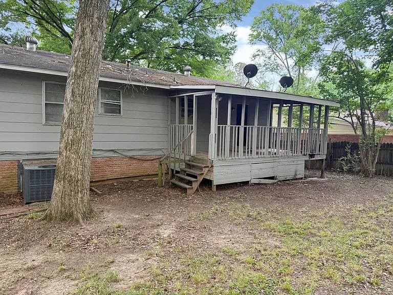 Raleigh Gem!  Double Garages!