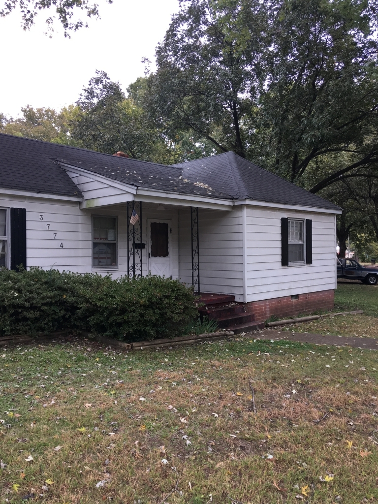 Gorgeous Home in Sherwood Forest on Corner Lot!