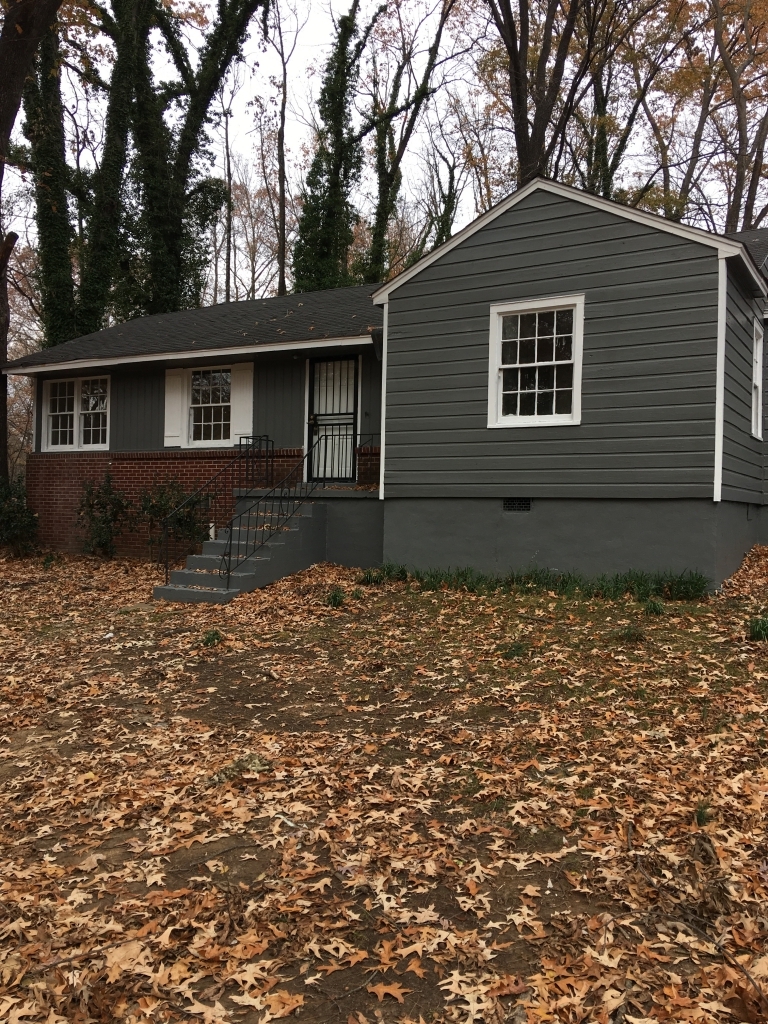 Whitehaven Brick Jewel on Corner Lot